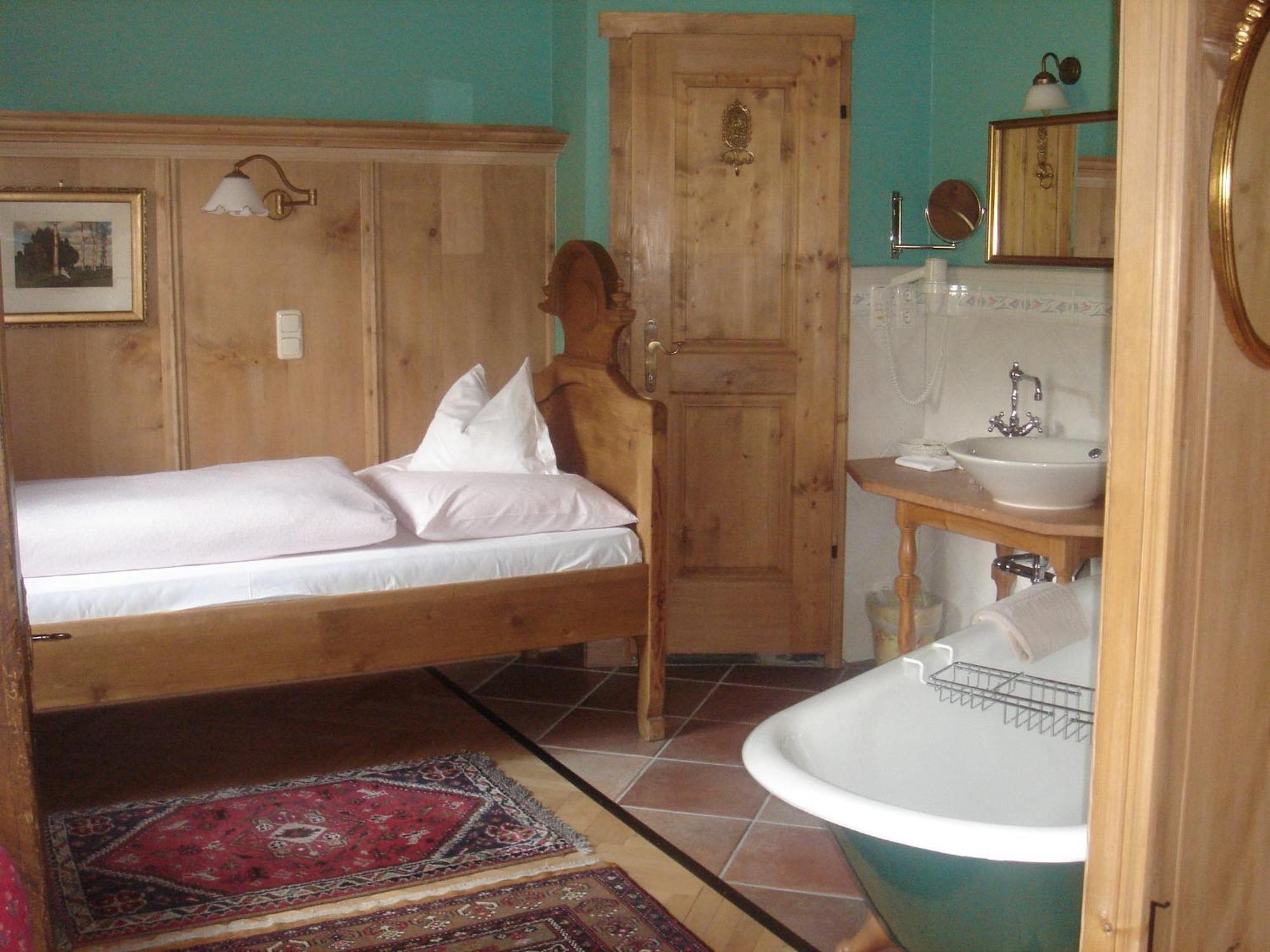 Romantikhotel Almtalhof Grünau im Almtal Δωμάτιο φωτογραφία
