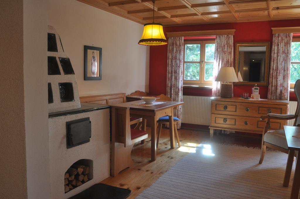 Romantikhotel Almtalhof Grünau im Almtal Δωμάτιο φωτογραφία